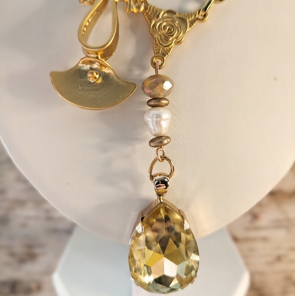 Artisan White & Gold Rustic Crystal & Glass In Two Strand Necklace W/ Pendants - Picture 6 of 12